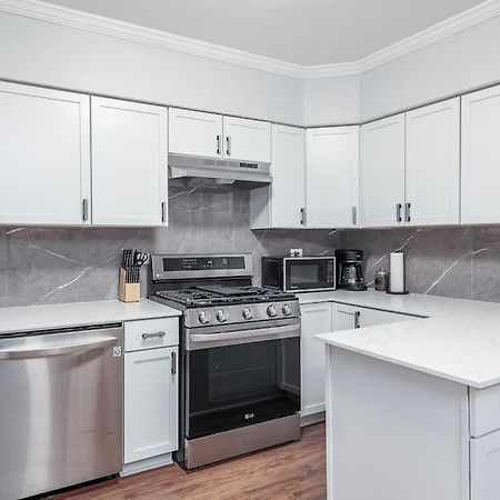 Beautiful Remodeled Penthouse Unit In Old Town Villa Chicago Dış mekan fotoğraf